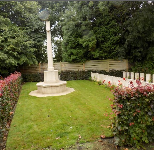 RONSSOY COMMUNAL CEMETERY