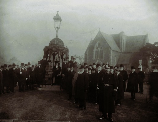 Drinking fountain outside St Margaret's Church 1910 , on traffic island between Albany and Marlborough Roads